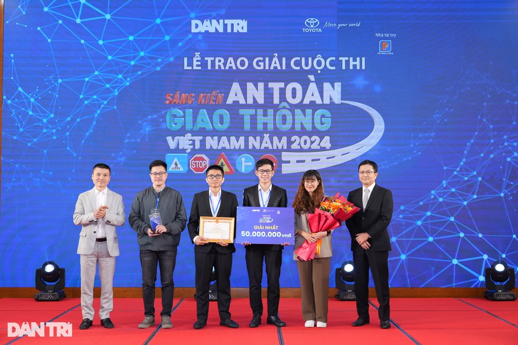 Các tác giả xuất sắc của cuộc thi Sáng kiến An toàn giao thông Việt Nam 2024 - 1