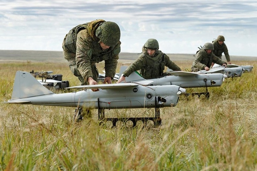 Lý do ngày càng nhiều UAV tự sát Nga bị bẻ lái trên không phận Ukraine - 1